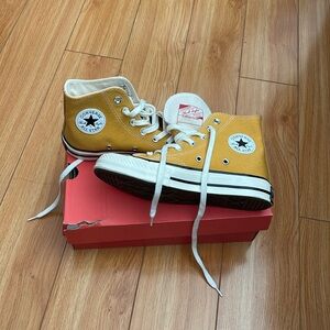 Converse Chuck Taylor high-top